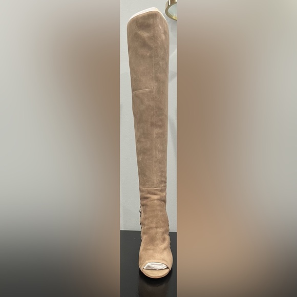 NIB Vince Camuto Shassa Taupe Suede Open Toe, Over-The-Knee Heeled Boots - Picture 12 of 15